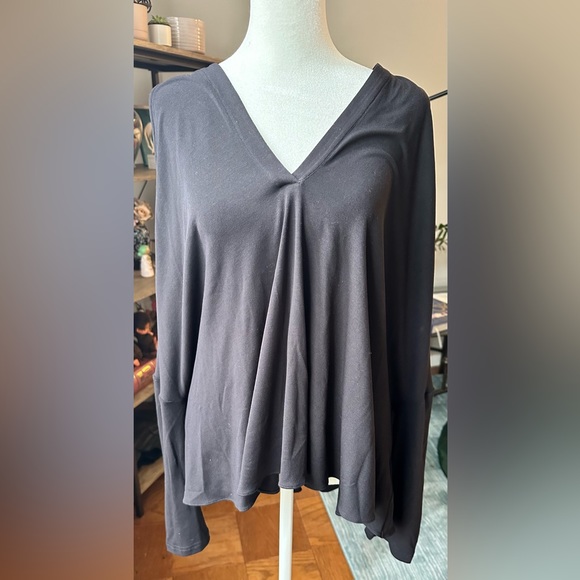 Chris Gramer off shoulder top - Picture 2 of 6